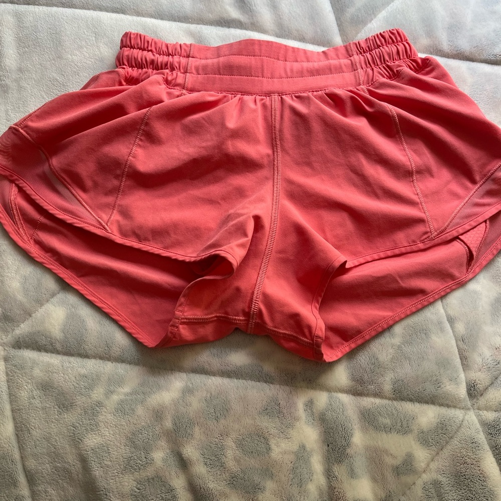Lululemon Hotty Hot low-Rise Lined Short 2.5"